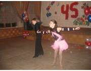 На юбилее школы.  Танец "Джайв" в исполнении учащихся школы С.Захаренко и В.Колпаковой.